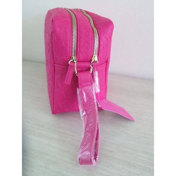 Betsey Johnson CBJ-1056 Womens Fushia Pink Double Zip Weekender Cosmetic Bag $68 - Picture 3 of 5